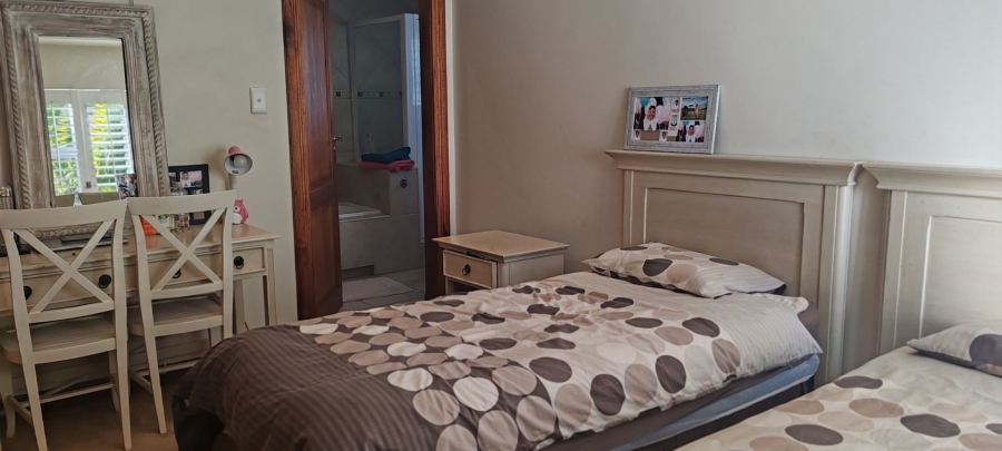 4 Bedroom Property for Sale in Caribbean Beach Club North West